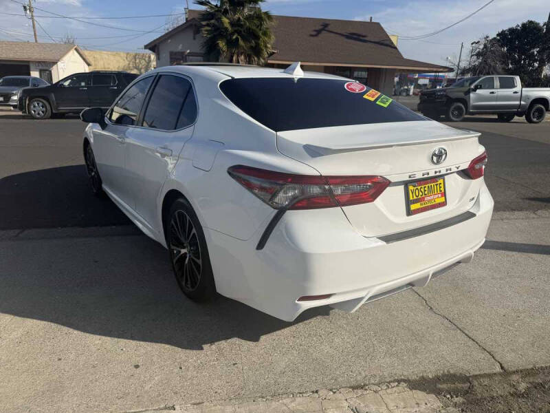 2018 Toyota Camry SE