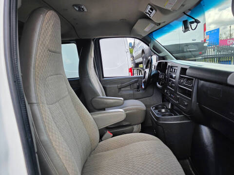 2017 Chevrolet Express LT 3500