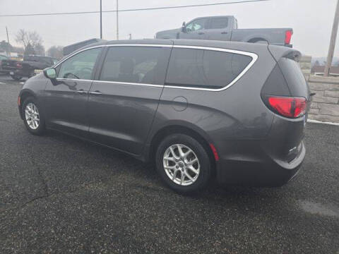 2017 Chrysler Pacifica Touring-L