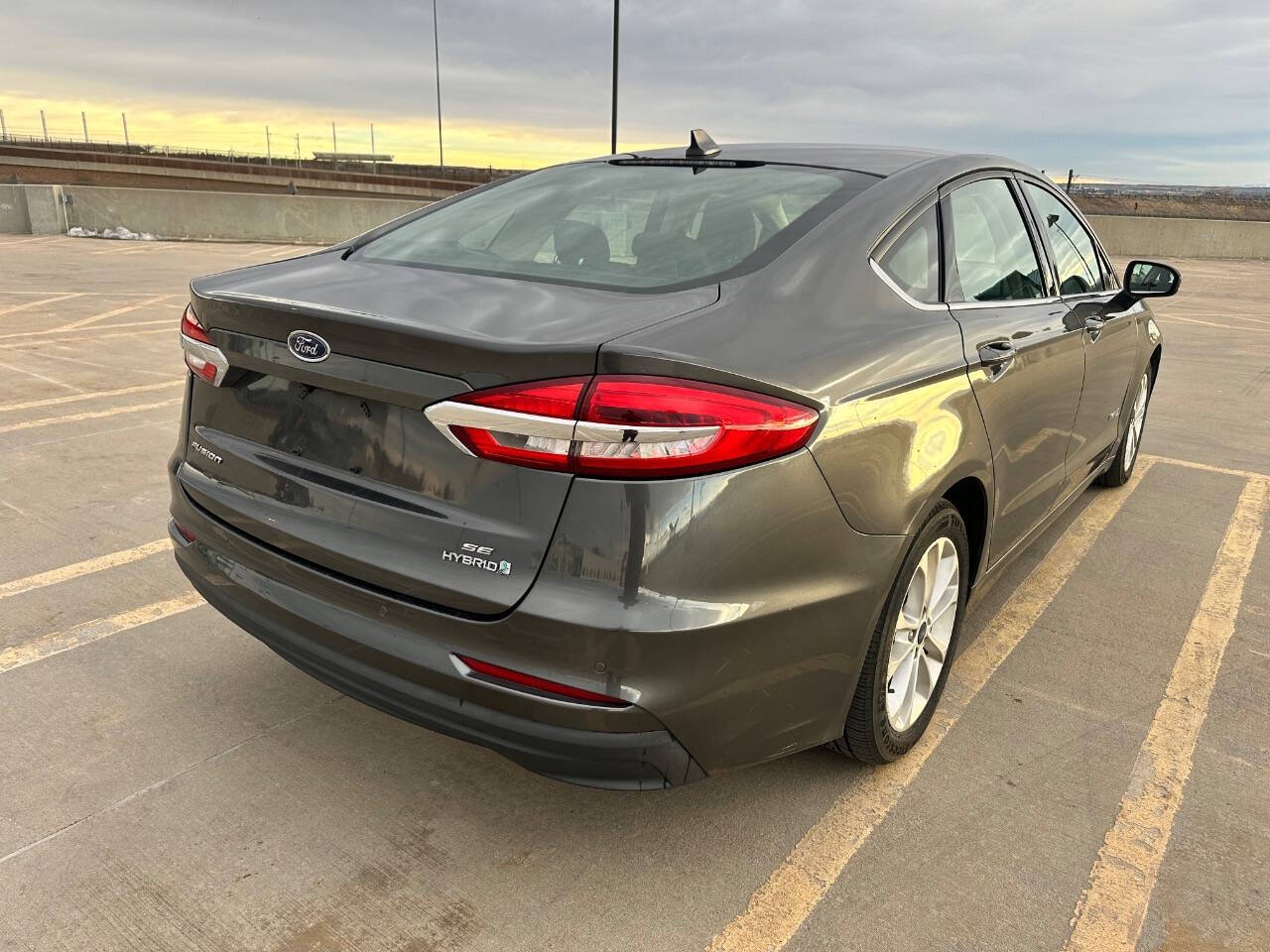 2019 Ford Fusion Hybrid SE photo 11