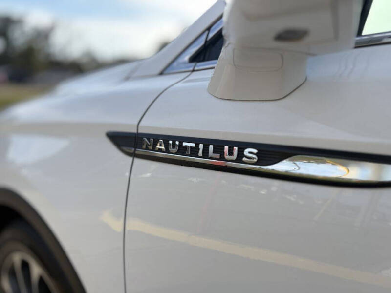 2021 Lincoln Nautilus Reserve