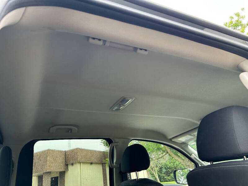 2017 Nissan Titan SV