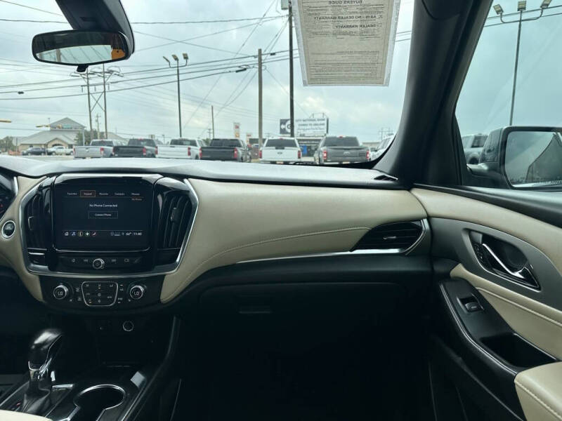 2022 Chevrolet Traverse LT Leather