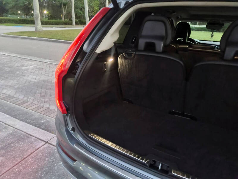 2020 Volvo XC90 T5 Momentum