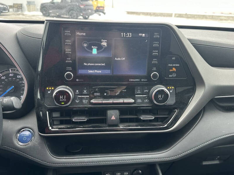 2022 Toyota Highlander Hybrid XLE