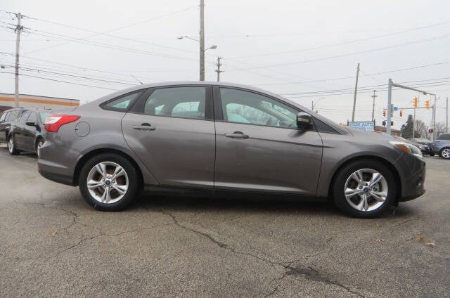 2014 Ford Focus SE photo 6