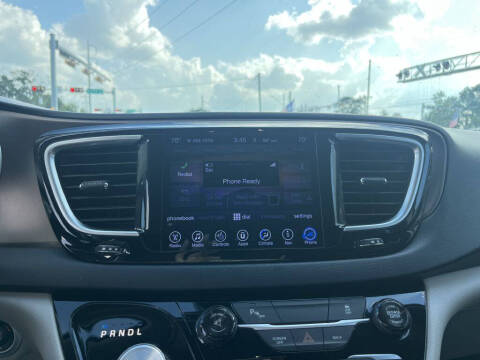 2017 Chrysler Pacifica Touring-L Plus