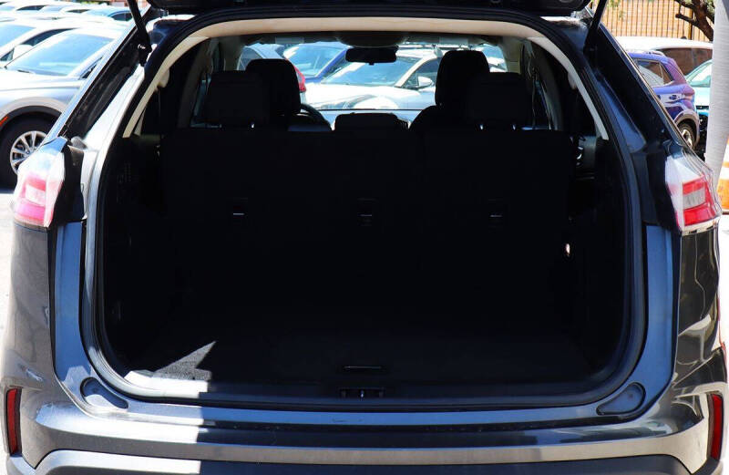 2020 Ford Edge SE