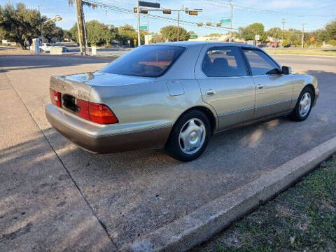 2000 Lexus LS 400