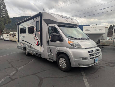 2018 Winnebago Trend 23D / 23ft