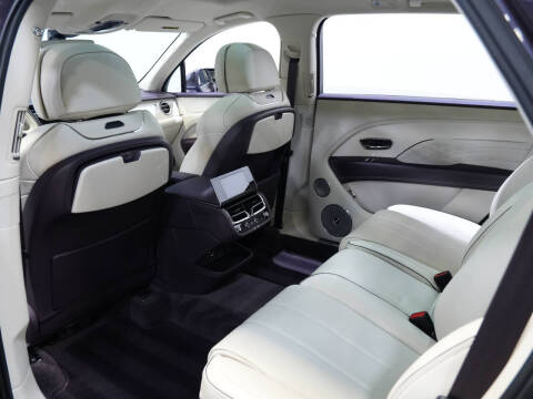 2023 Bentley Bentayga EWB