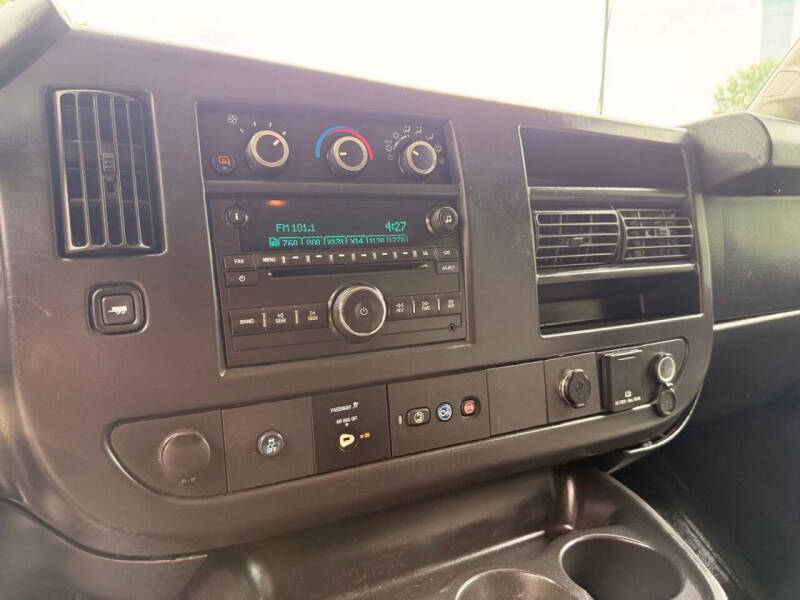 2017 GMC Savana LT 2500