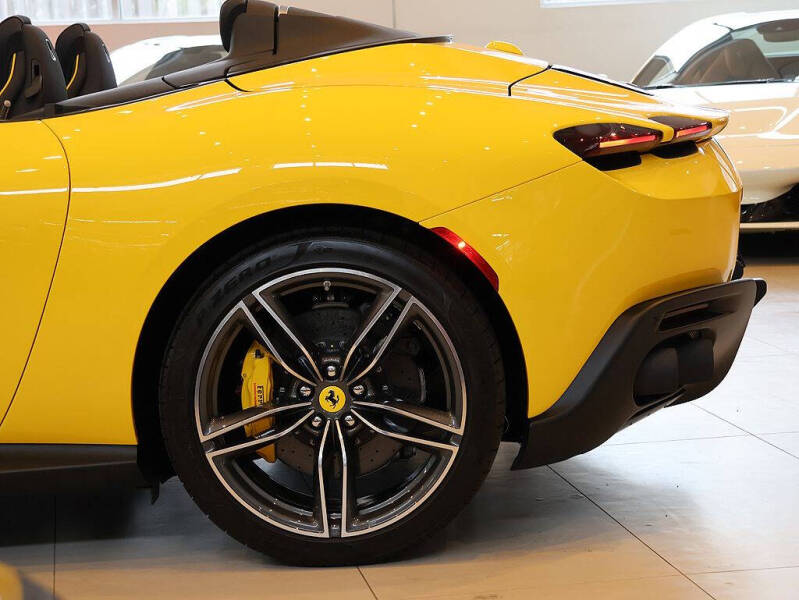 2025 Ferrari Roma Spider