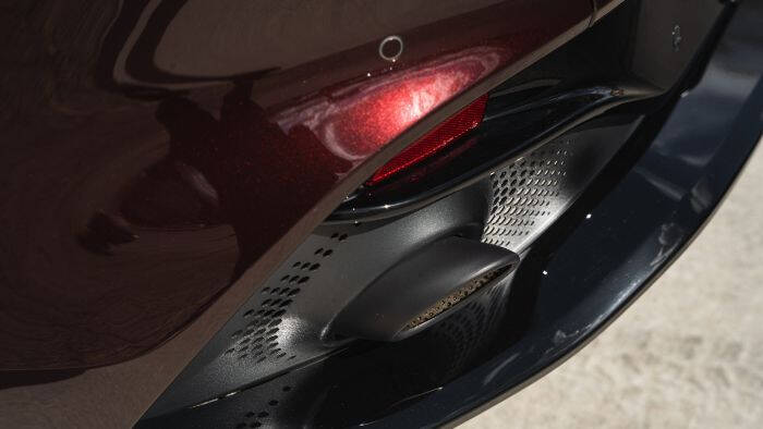 2021 Aston Martin DBX