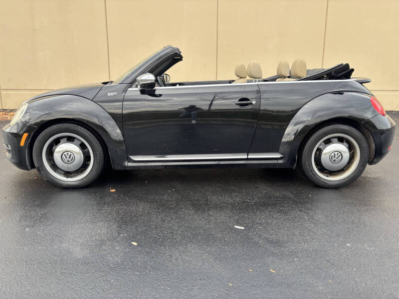 2013 Volkswagen Beetle Convertible 2.5L 50s Edition