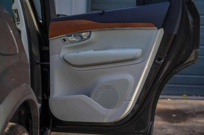 2018 Volvo XC90 T6 Inscription