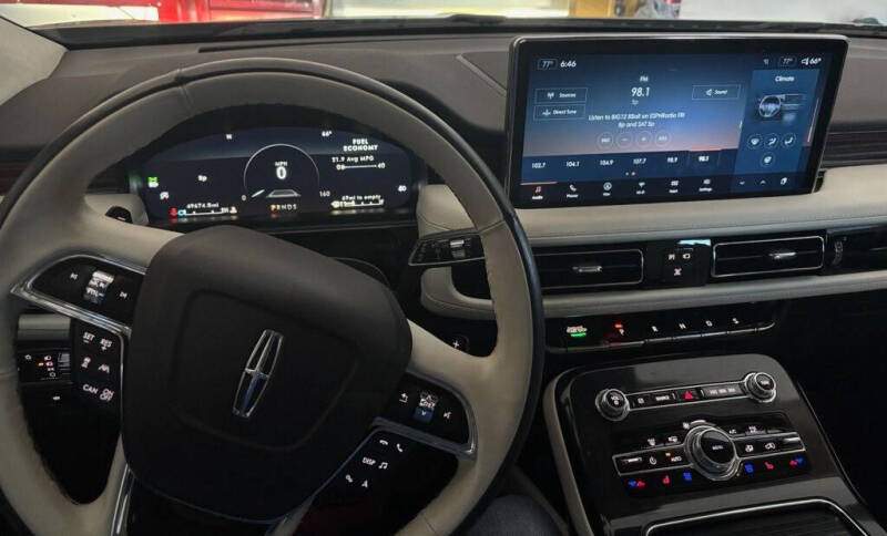 2022 Lincoln Nautilus Black Label