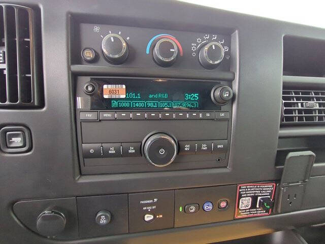 2025 Chevrolet Express 2500