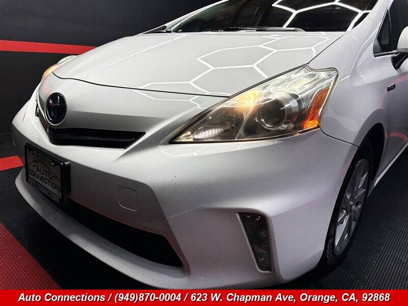 2014 Toyota Prius v Three