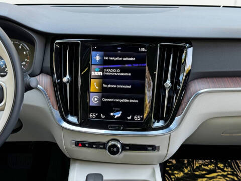 2022 Volvo S60 B5 Momentum