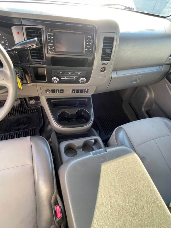 2016 Nissan NV 2500 HD SV