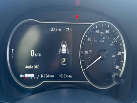 2024 Nissan Versa SR