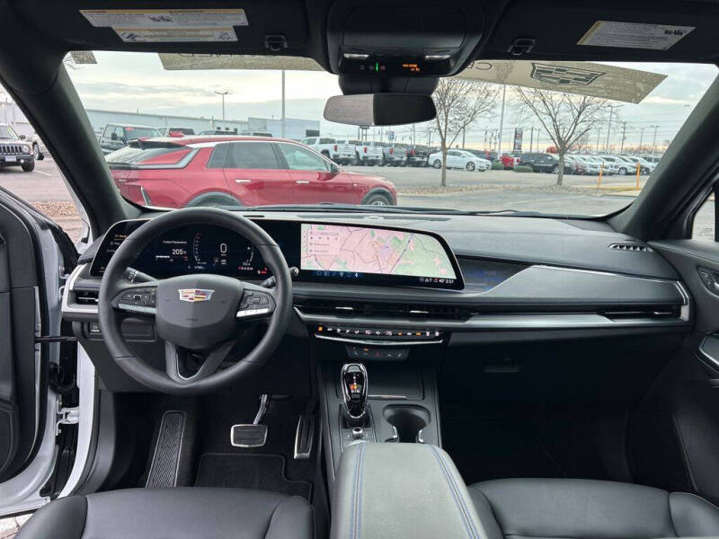 2025 Cadillac XT4 Sport