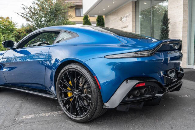 2022 Aston Martin Vantage 53