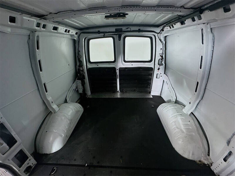 2022 Chevrolet Express 2500