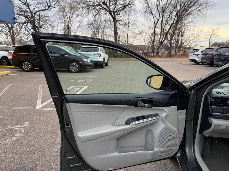 2014 Toyota Camry Hybrid XLE