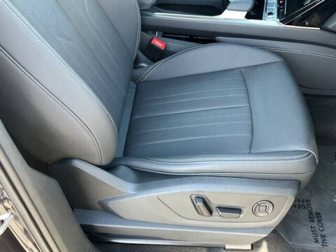 2024 Audi Q8 e-tron quattro Premium Plus