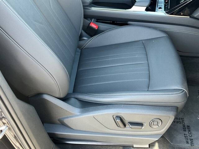 2024 Audi Q8 e-tron quattro Premium Plus