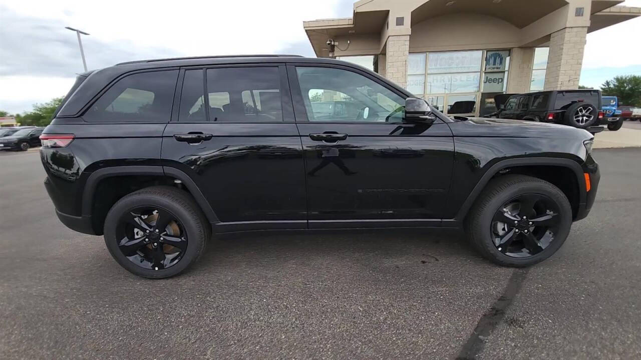 2024 Jeep Grand Cherokee for sale at Victoria Auto Sales in Victoria, MN