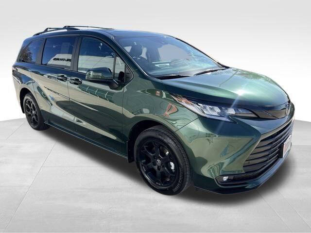 2025 Toyota Sienna Woodland Edition
