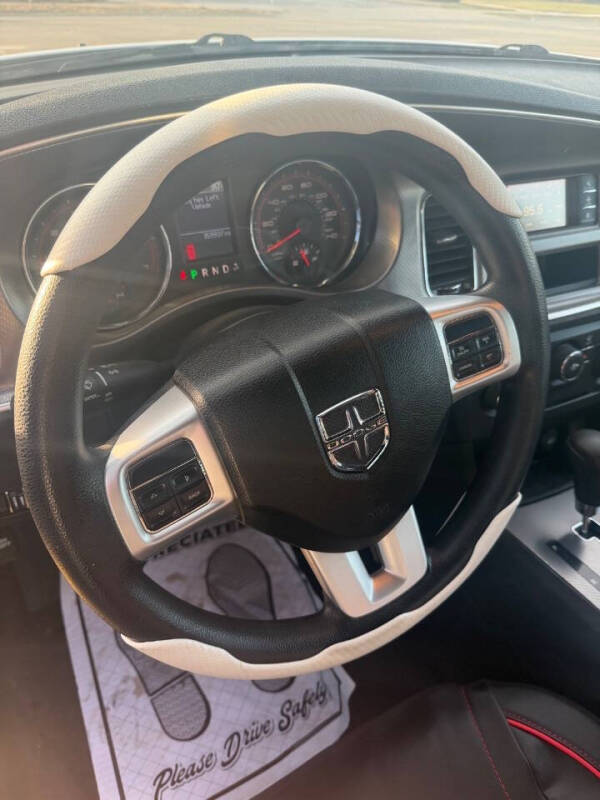 2011 Dodge Charger SE