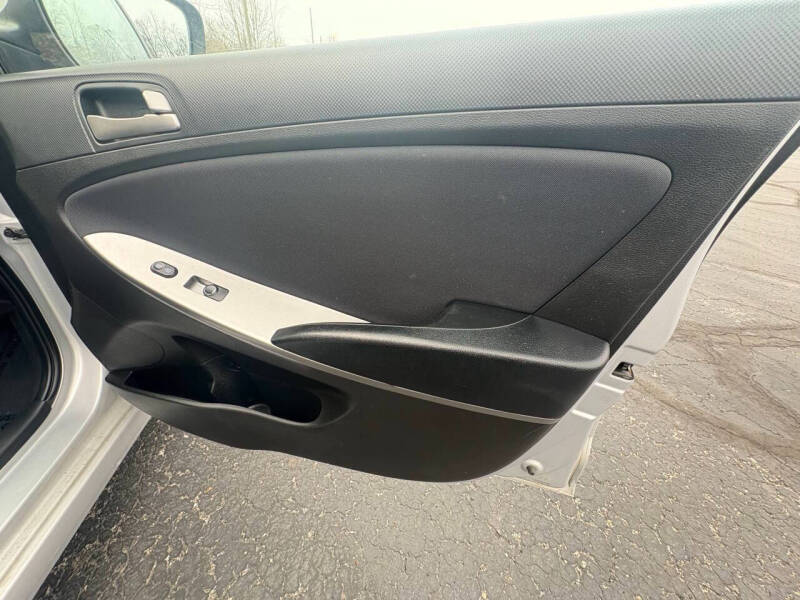 2017 Hyundai Accent SE