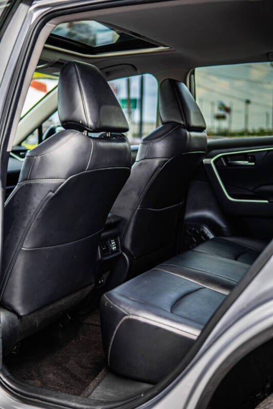 2019 Toyota RAV4 XLE Premium