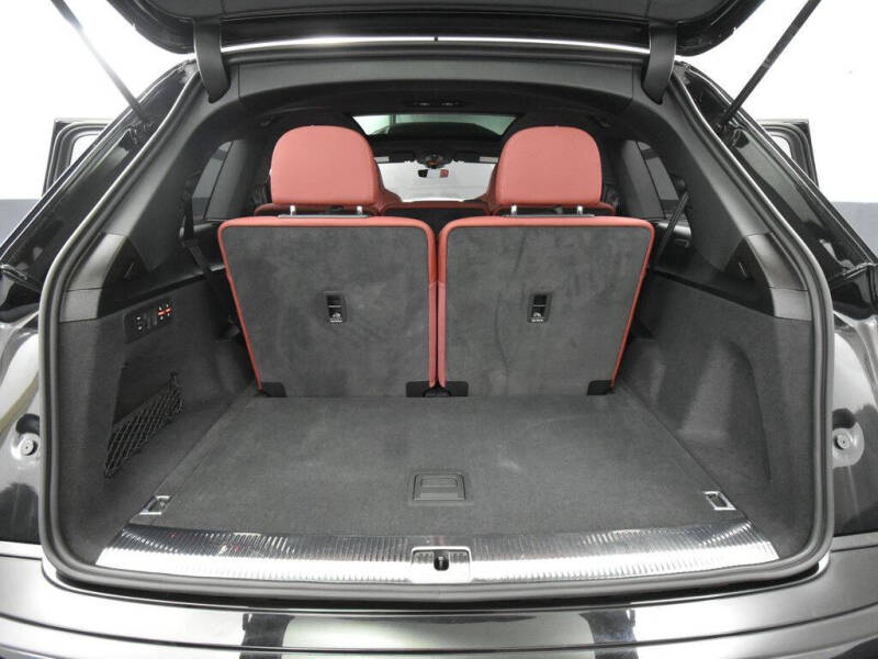 2024 Audi SQ7 4.0T quattro Premium Plus