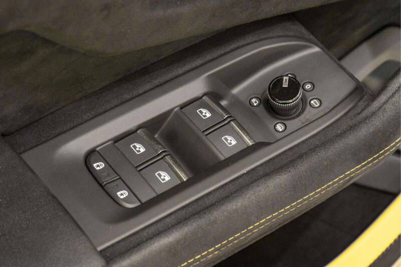 2024 Lamborghini Urus Performante