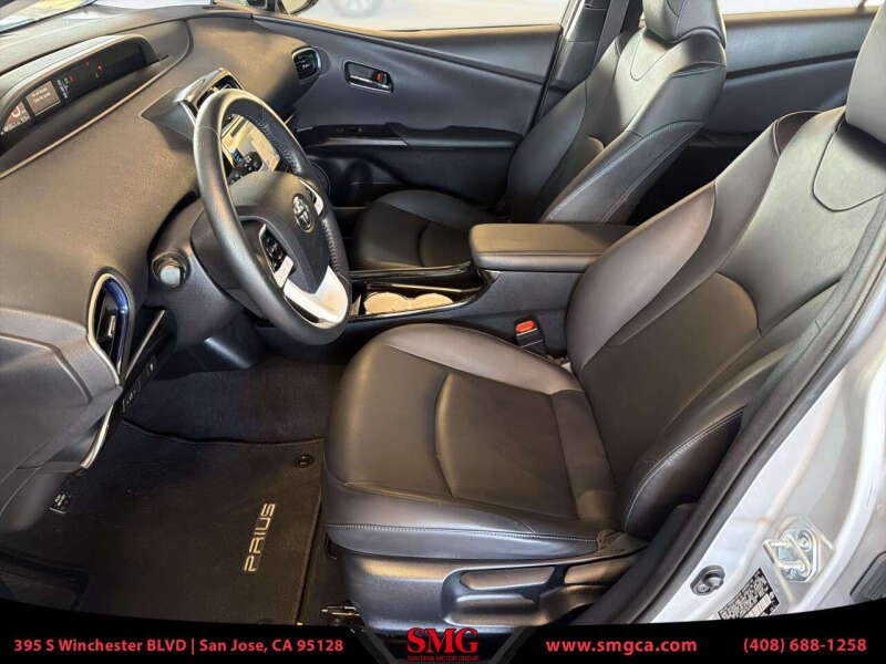 2016 Toyota Prius Three