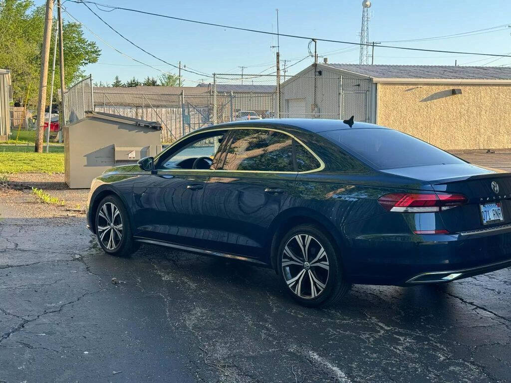 2021 Volkswagen Passat for sale at Autolink in Kansas City, KS