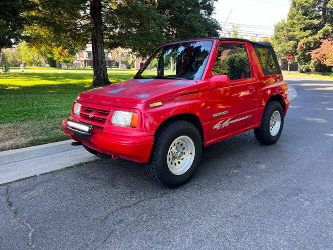 Suzuki Sidekick White