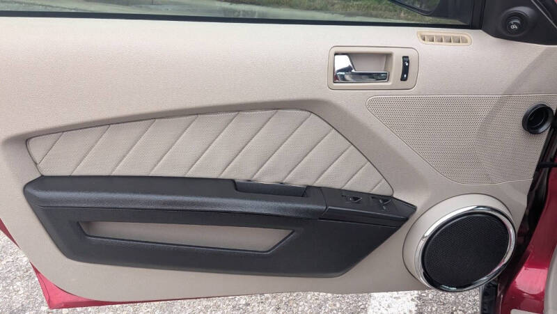 2010 Ford Mustang V6