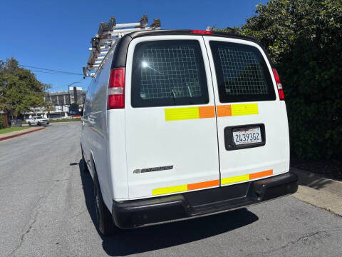 2017 Chevrolet Express 2500