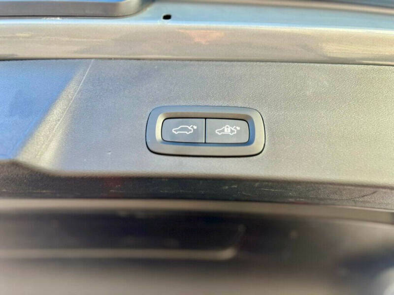 2023 Volvo XC40 B5 Core