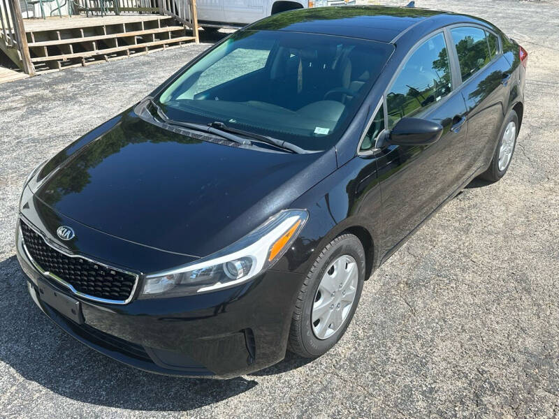 2017 Kia Forte LX photo 3