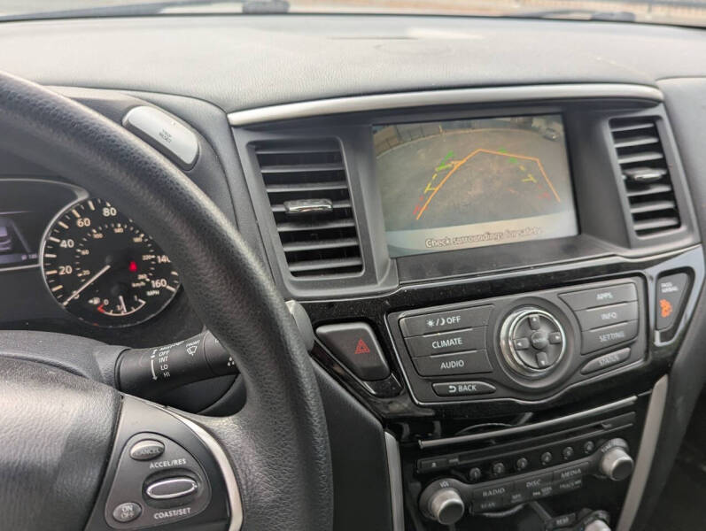 2017 Nissan Pathfinder S