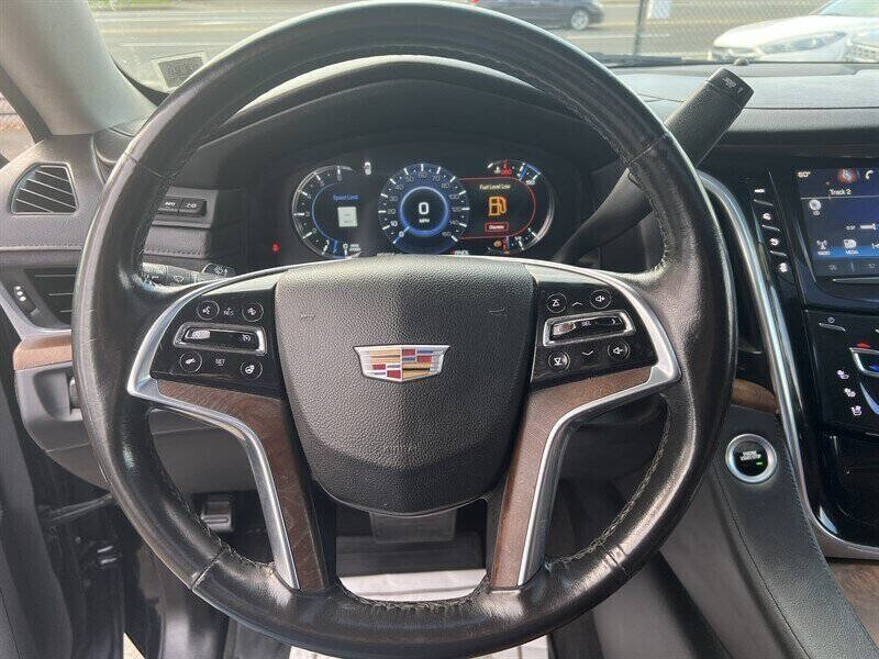 2017 Cadillac Escalade Luxury