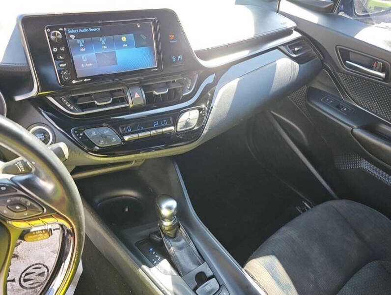 2018 Toyota C-HR XLE Premium