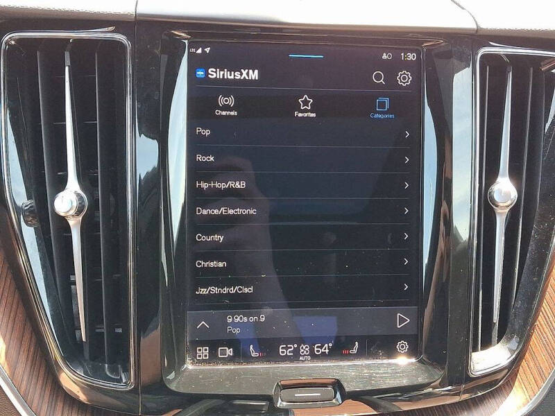 2023 Volvo XC60 B5 Plus Dark Theme